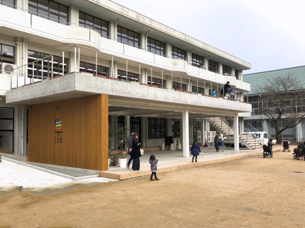 隼Lab. の校舎外観